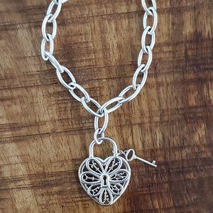 NWOT Tiffany & Co. Sterling Silver Filigree Heart Key Bracelet